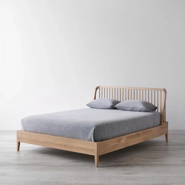 solid wood bed frame​