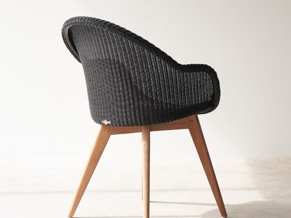 Wicker Chair – V1