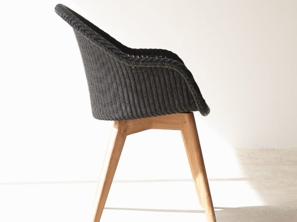 Wicker Chair – V1