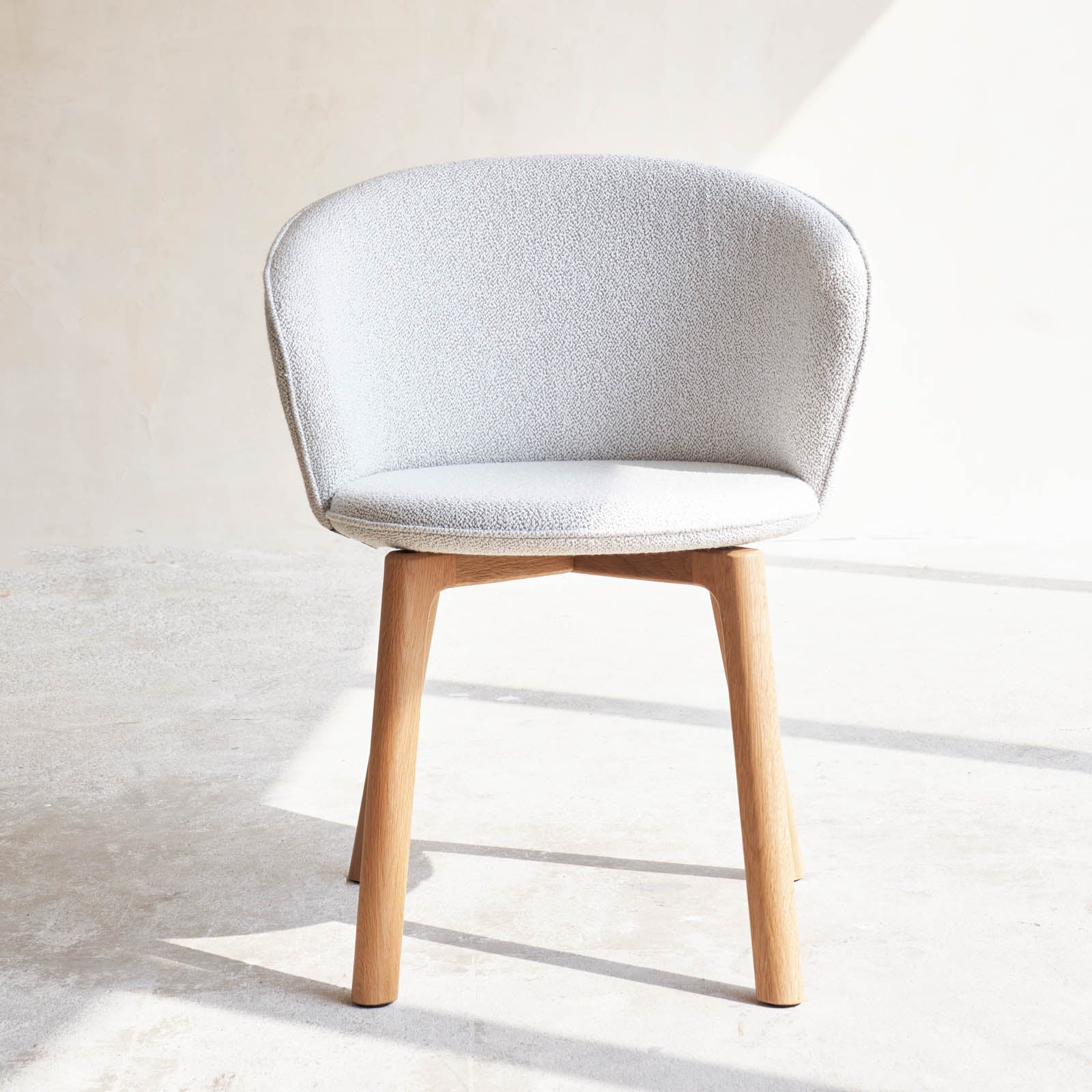 Unique dining chair Coku – a stylish, modern design crafted for elegance and durability in any dining room setup.