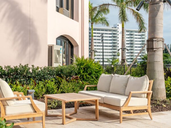 Charleston Best Outdoor Sofa