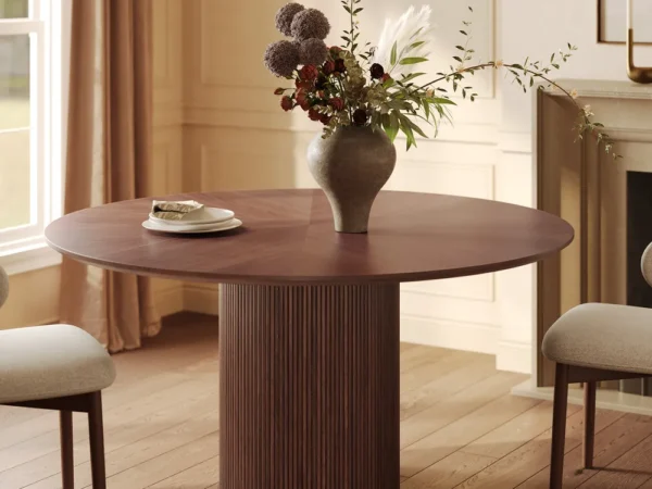 Round Dining Table – Velora