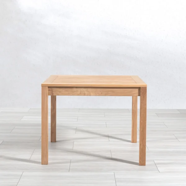outdoor dining table