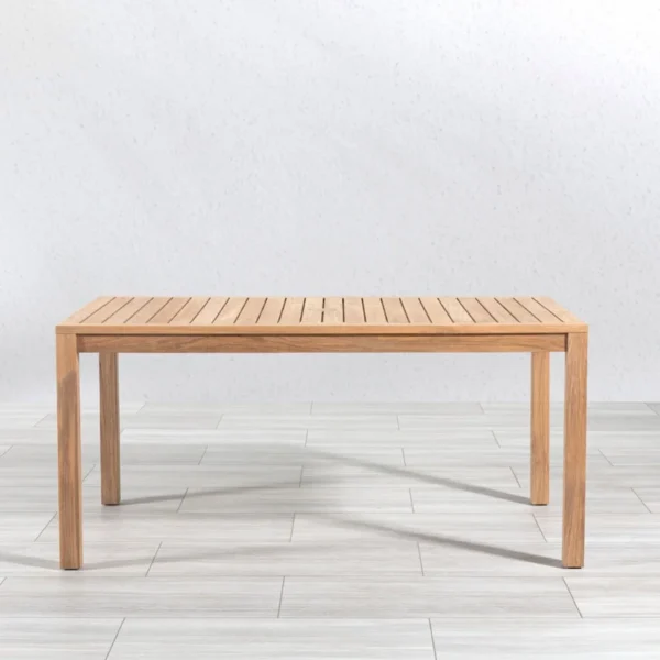 outdoor dining table